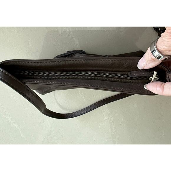 Sequoia Harmony Crossbody Purse - Soft Brown Leather, Zip Top - Picture 6 of 10